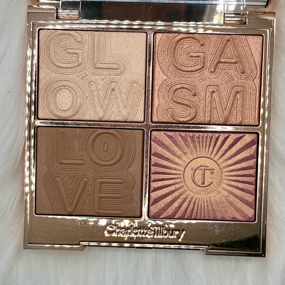Charlotte Tilbury Glowgasm Palette  - limited edition/discontinued